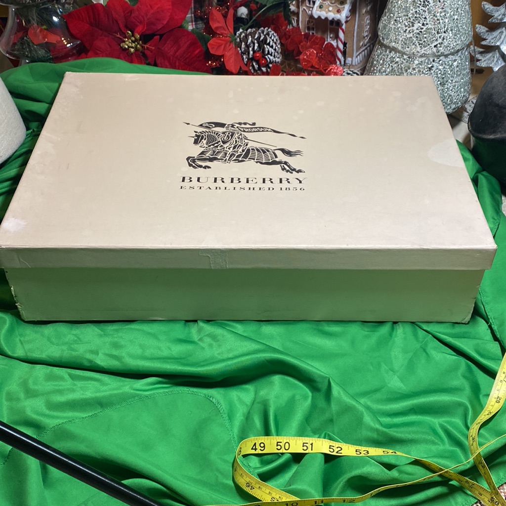 The Perfect Gift: Burberry Gift Set Boots